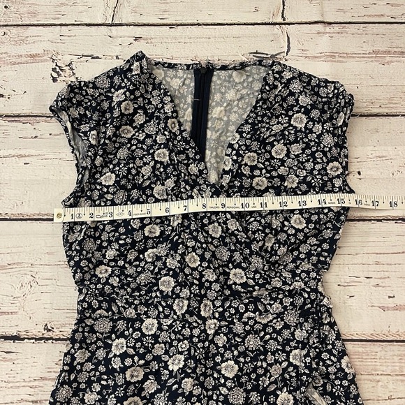 J Crew Mercantile Navy Blue White Floral Print Ruffle Faux Wrap Dress Size 2P - Picture 6 of 8